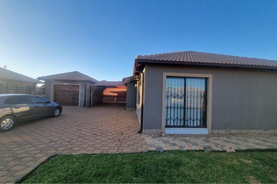 3 Bedroom Property for Sale in Ellaton North West